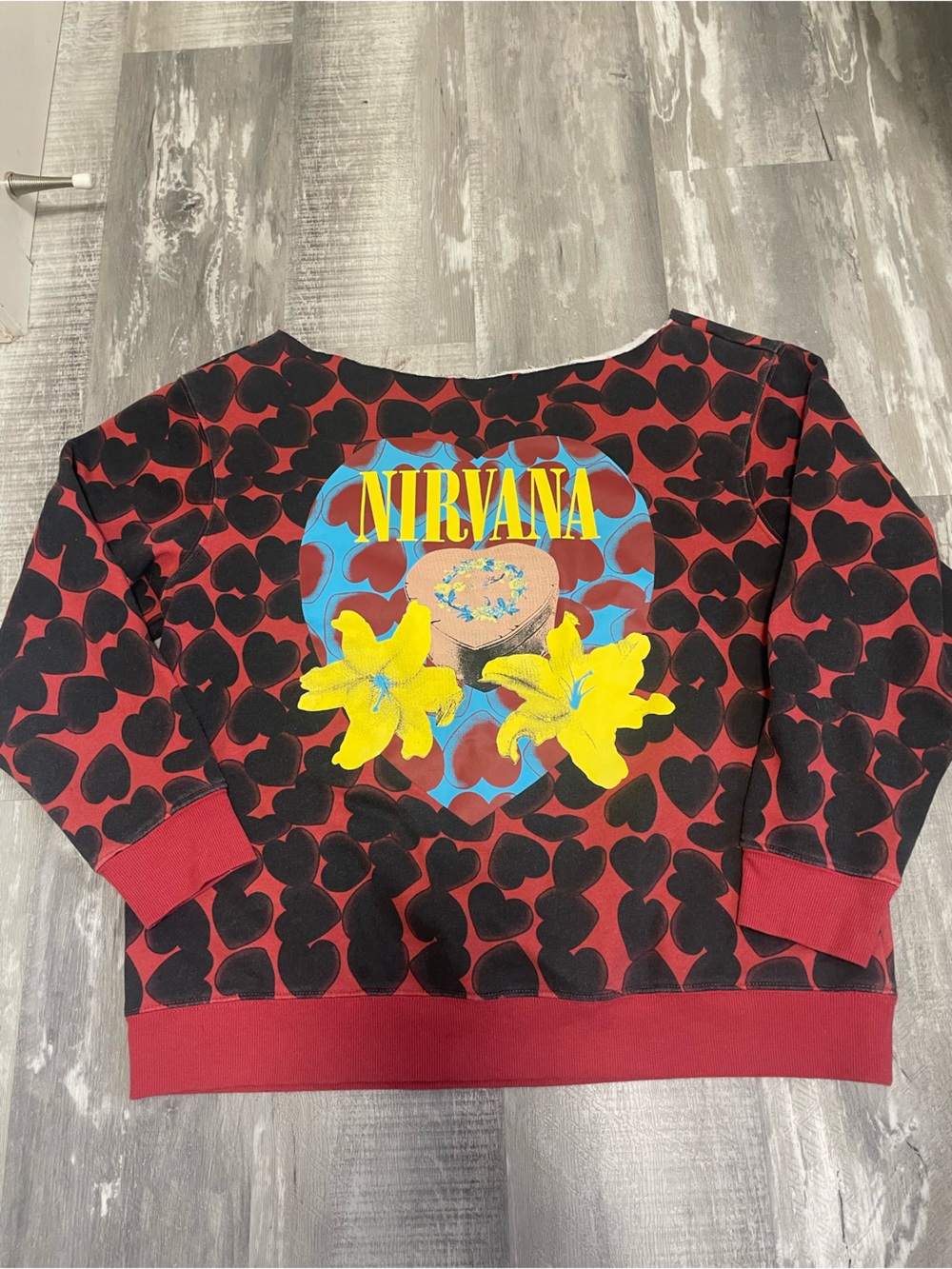 NIRVANA Red & Black Heart-Shaped Box Off-shoulder Crewneck